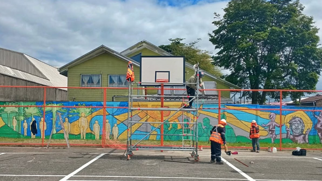 Puerto Montt se querelló por reja electrificada en multicancha que lesionó a adolescente