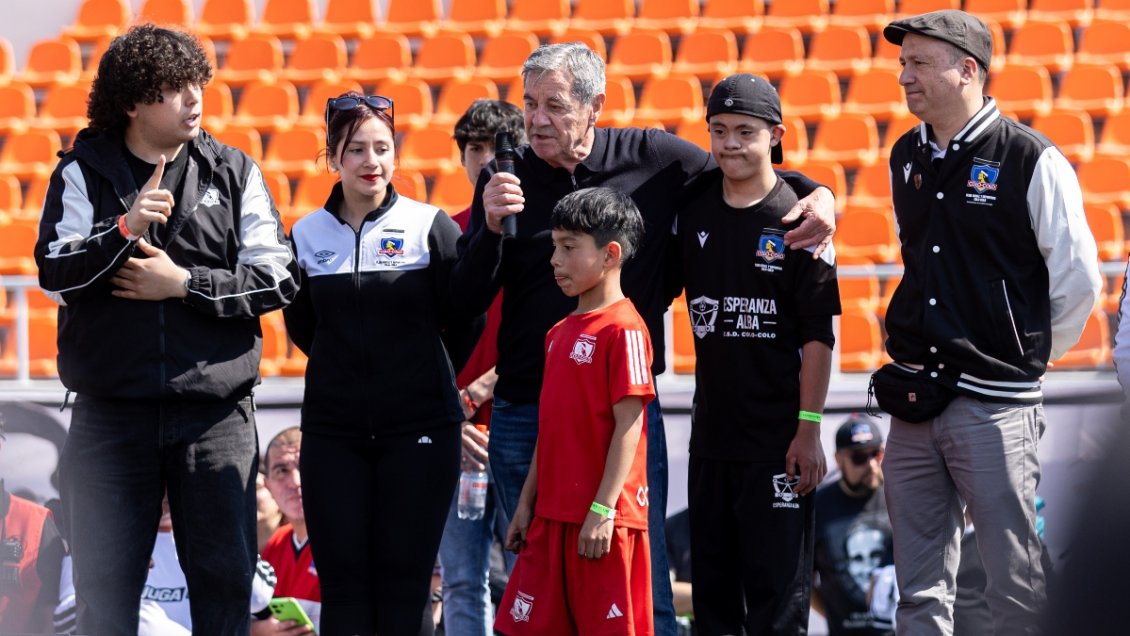 Mirko Jozic vivió una emotiva jornada junto a niños de las filiales de Colo Colo