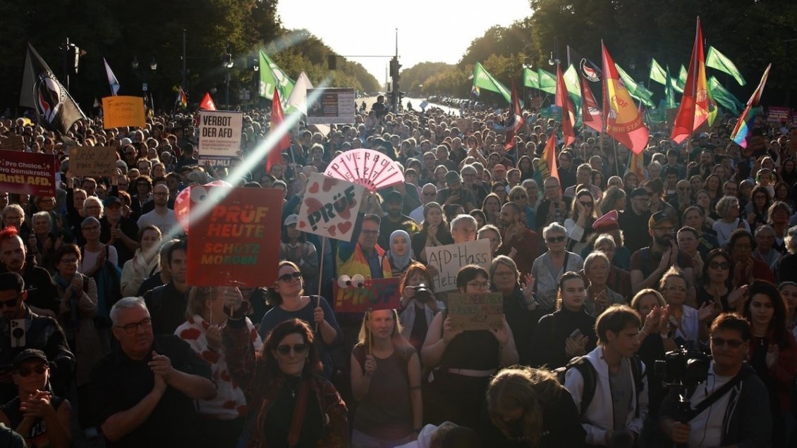 Miles de personas se manifestaron contra el auge de la ultraderecha en Alemania
