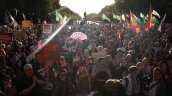 Miles de personas se manifestaron contra el auge de la ultraderecha en Alemania