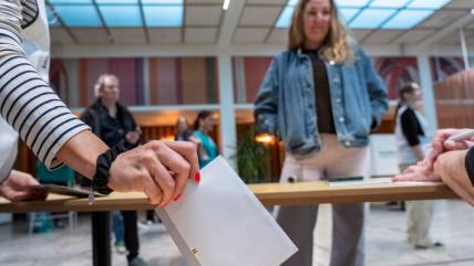  Elecciones en Suecia: Centroizquierda saca ventaja mínima y la ultraderecha retrocede  
