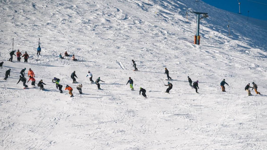 Cerca de 200 competidores animaron jornada de esquí y snowboard en El Colorado