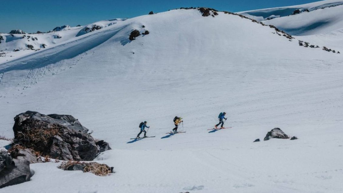 Diego Concha se coronó campeón nacional de snowkite en Nevados de Chillán