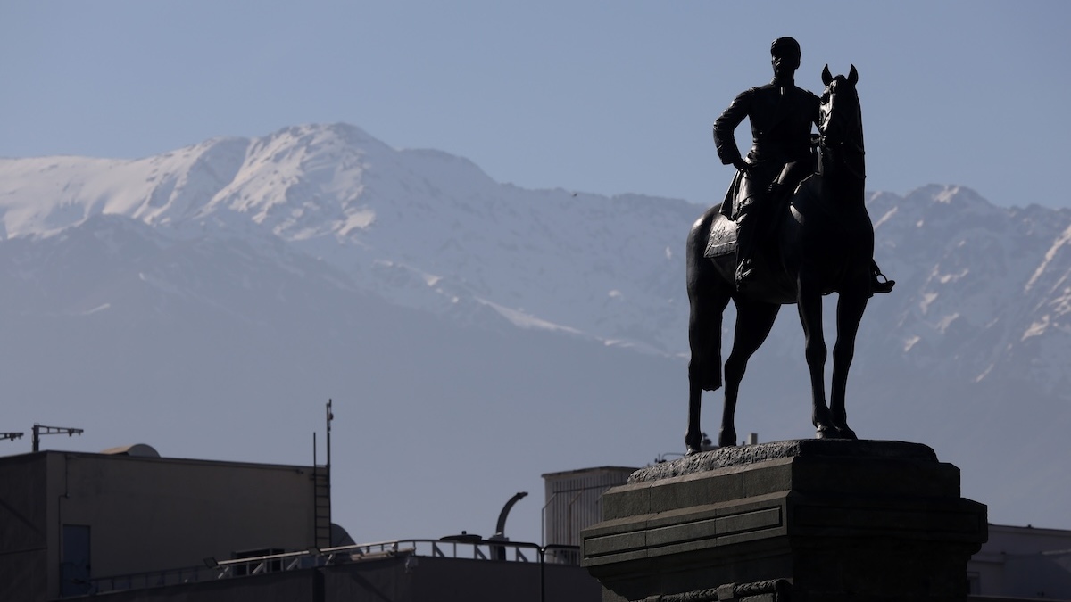 ¿Qué opinas? Diputados proponen que Región Metropolitana se llame "del General Baquedano"