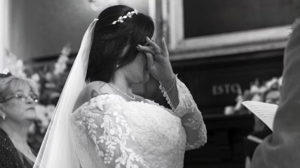 Banquetera que dejó 60 bodas sin servicio y pagó fianza para salir de prisión hoy está prófuga