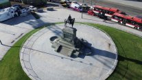 Muros de la estatua de Baquedano fueron retirados tras restauración