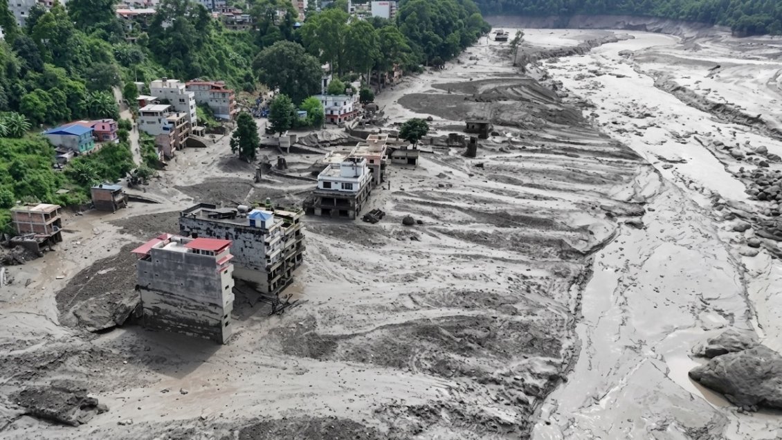Nepal reportó 1.451 muertos y 5.800 desaparecidos 25 días después de la riada del Himalaya