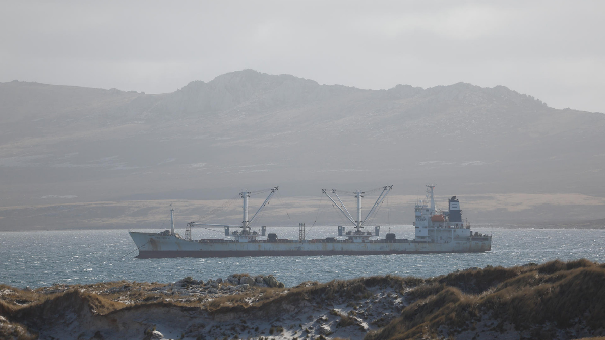 Malvinas prorrogó por cinco años licencias petroleras con respaldo del Reino Unido
