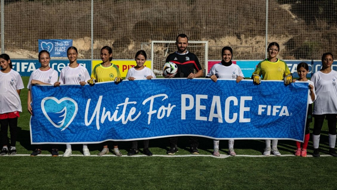 FIFA abrió dos nuevos campos de fútbol infantil en Cisjordania