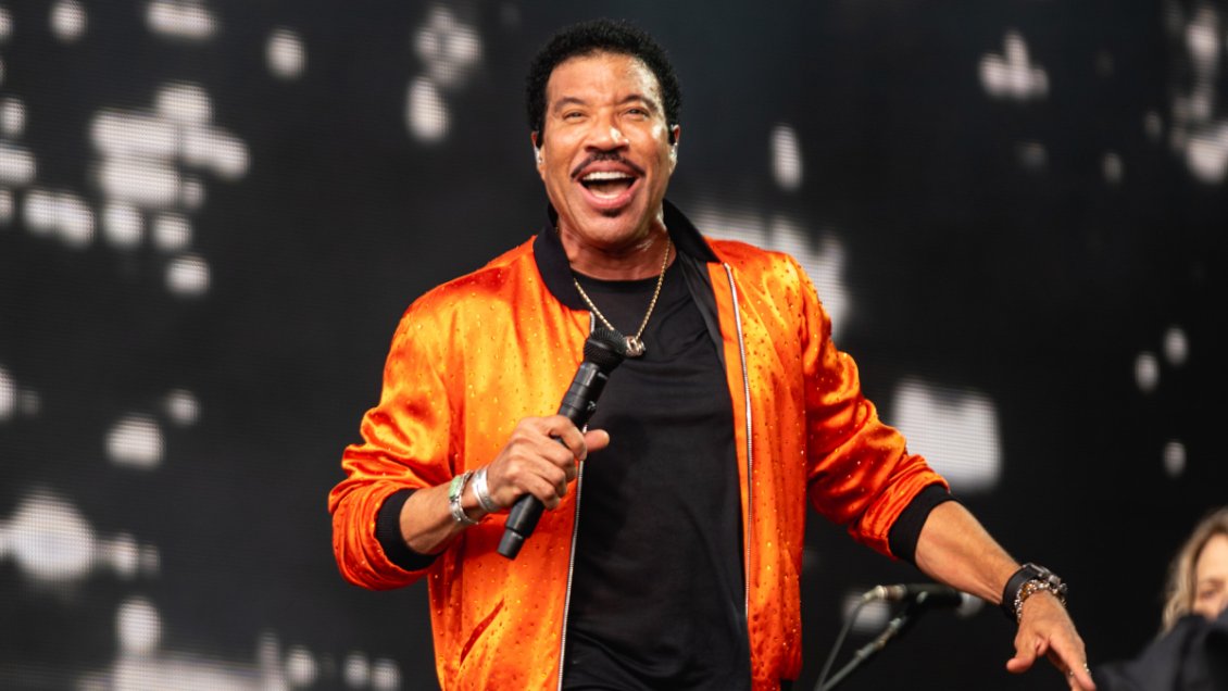 Lionel Richie fue operado por problemas al corazón y anunció pausa en su carrera