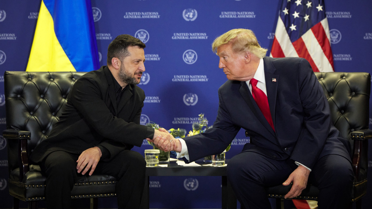 Trump dijo a Zelenski que a Putin "le gustaría que la guerra terminara y está dispuesto a reunirse"