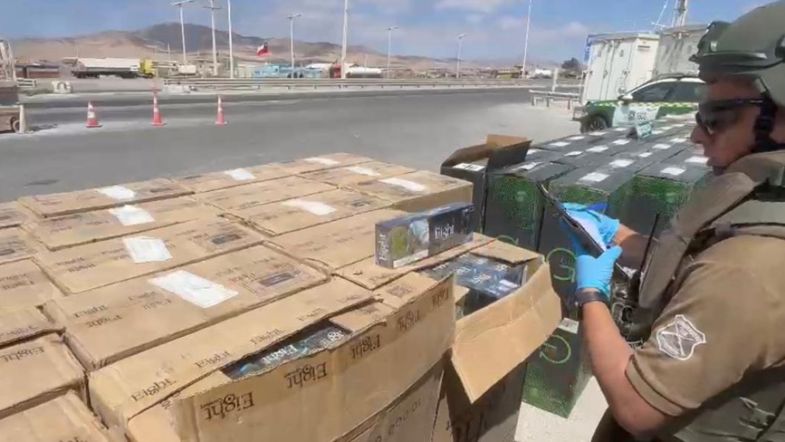 Carabineros decomisó un camión con más de 300 mil cajetillas de contrabando en Antofagasta