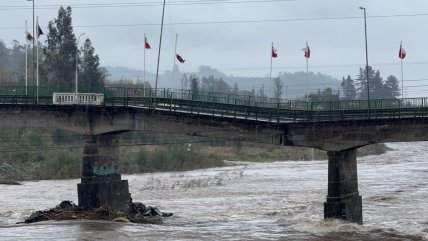 Alerta Roja en Biobío, Cautín y Valdivia deja decenas de aislados y desbordes de ríos