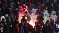 Los vandálicos incidentes que causaron la suspensión del duelo entre Everton y la U en Sausalito