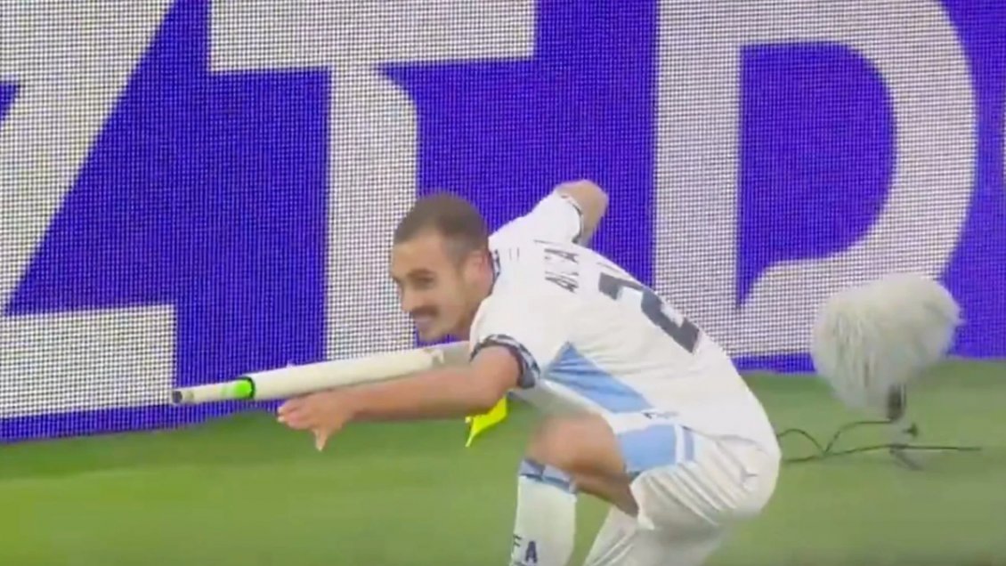 [VIDEO] ¿Rifle o billar?: La insólita expulsión de delantero de Israel por confuso festejo en la Nations League