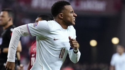   Kylian Mbappé estará cerca de dos semanas fuera de las canchas 