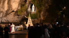 En la gruta de Lourdes, el papa oró por una Francia libre de violencia y por gobernantes sabios