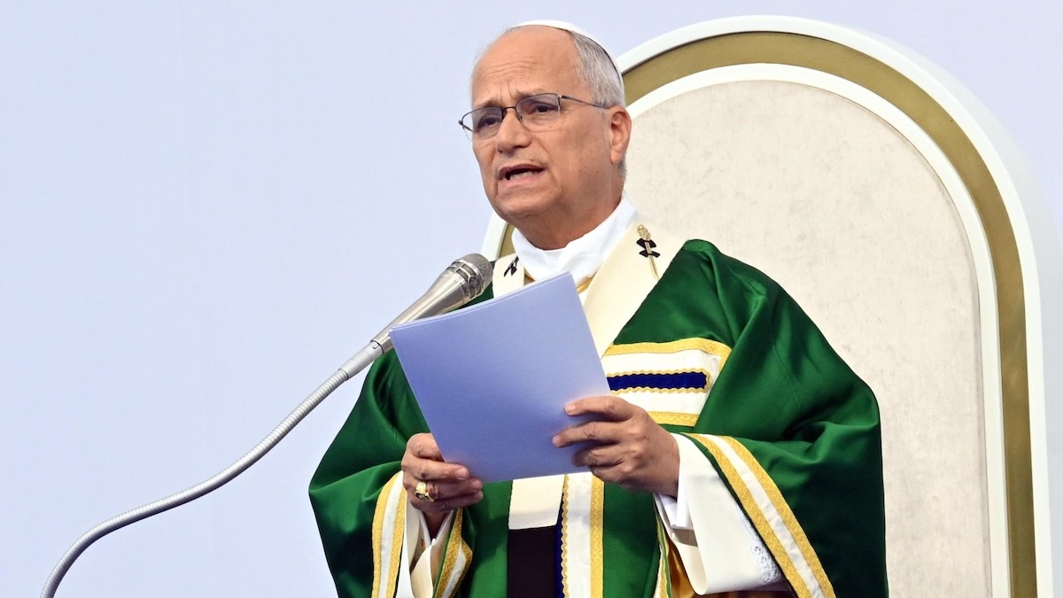 El papa pidió a los obispos franceses "máxima vigilancia" ante la "lacra de los abusos"