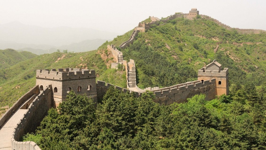 Mina ilegal destruyó tramo de la Gran Muralla china para transportar residuos