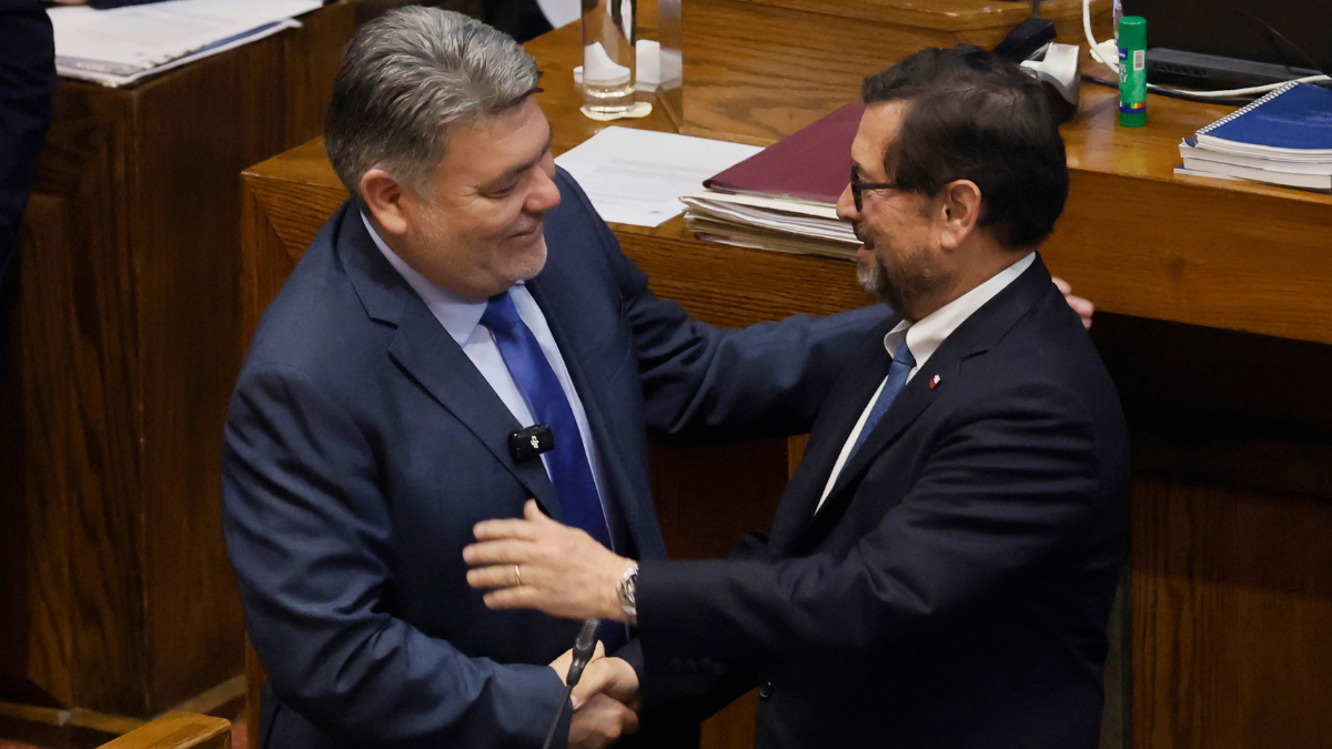 "¿Por qué no renuncia?", preguntó diputado PS al canciller al cierre de su interpelación