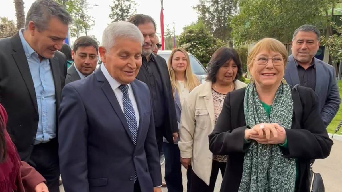 Bachelet retomó su agenda en el país tras retirar candidatura a la ONU