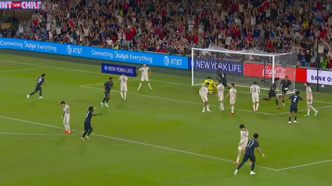 [VIDEO] Estados Unidos recuperó la ventaja ante La Roja con un cabezazo de Chris Richards