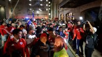 El plantel de la Roja compartió con hinchas en la previa del duelo ante Estados Unidos