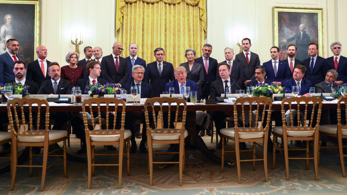 Cumbre en la Casa Blanca: los magnates que pactaron con Trump la expansión de la "superinteligencia"