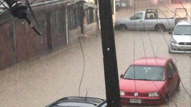 Fuertes lluvias provocan inundaciones en sectores de Lota