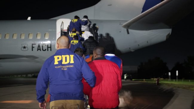 Ejecutivo concretó noveno vuelo de expulsión con 40 personas de Colombia y Perú