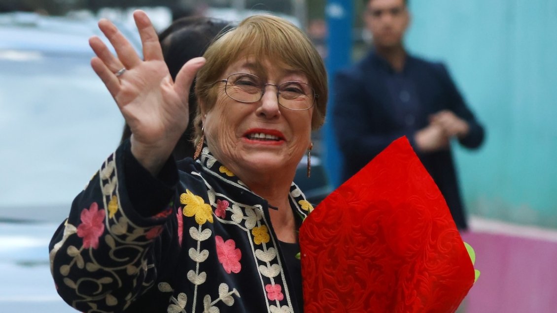 Boric, exministros y líderes de la oposición se congregan en un 