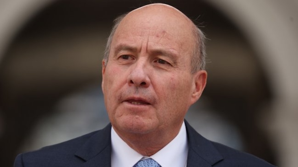 Gobierno confirma fin de "Yo elijo mi PC" y desata críticas desde la UDI hasta el Partido Comunista