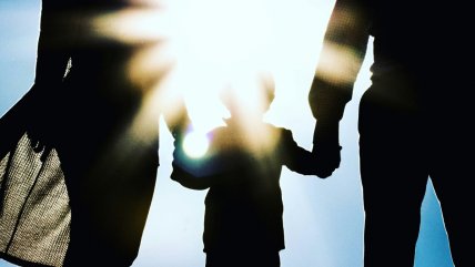 Fadop: Chile registra por primera vez más niños esperando adopción que familias inscritas