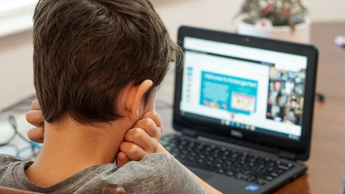 Evaluador apoya el fin de "Yo Elijo Mi PC": Lo más probable es que las familias igual comprarían uno
