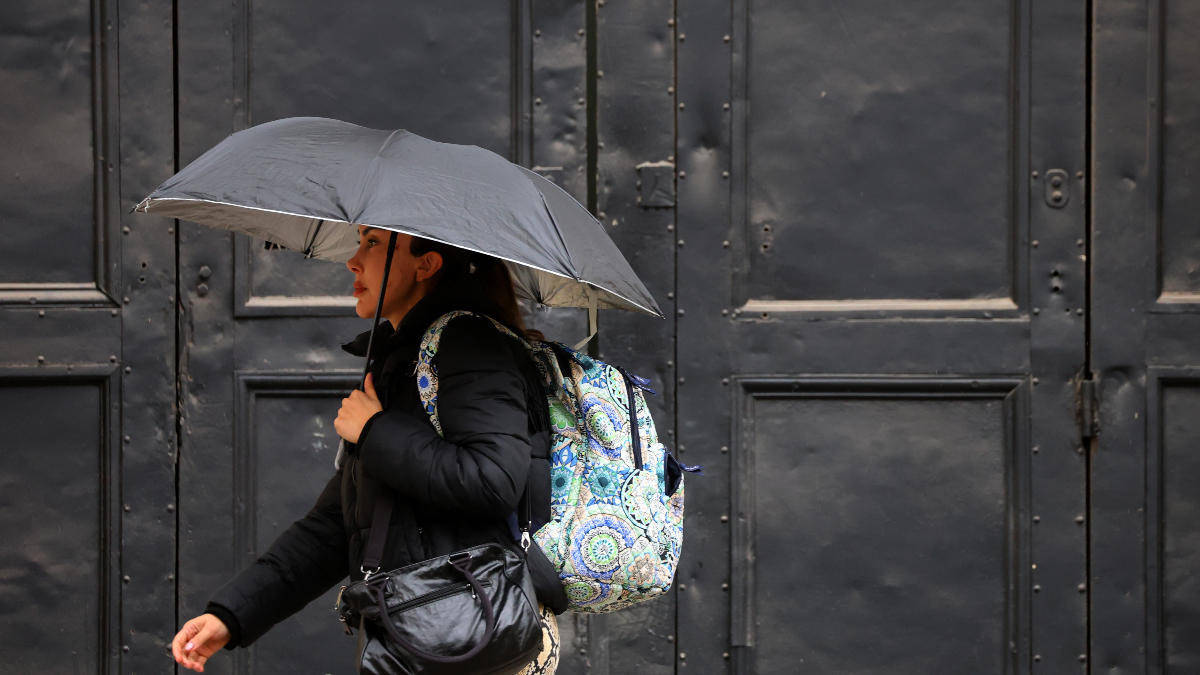 Santiago vivirá "una semana dominada por precipitaciones" y probables tormentas eléctricas