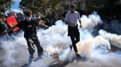 Secundarios franceses intensifican protestas tras mutilación de compañero