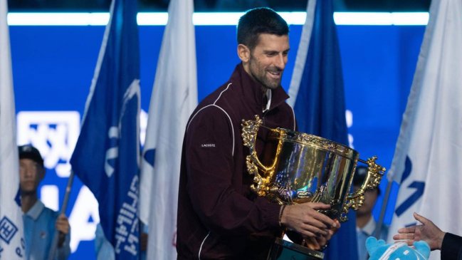Imparable: Djokovic extendió su invicto en Beijing y levantó el título por séptima vez