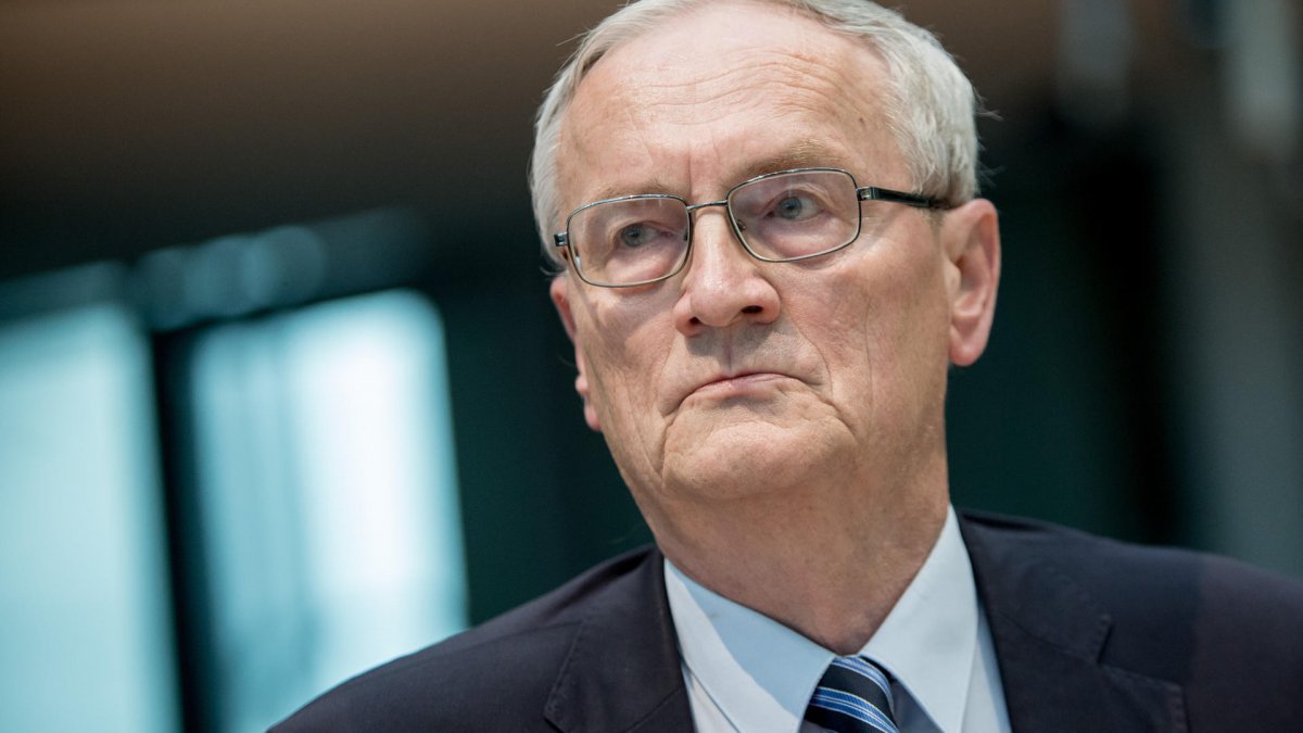 Por traición y espionaje: Alemania detuvo a su exjefe de inteligencia