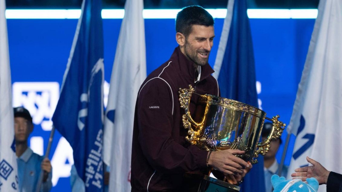 Imparable: Djokovic extendió su invicto en Beijing y levantó el título por séptima vez