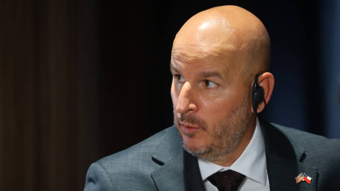 Embajador de EE.UU. vuelve a irritar los ánimos, ahora con advertencia sobre Magallanes