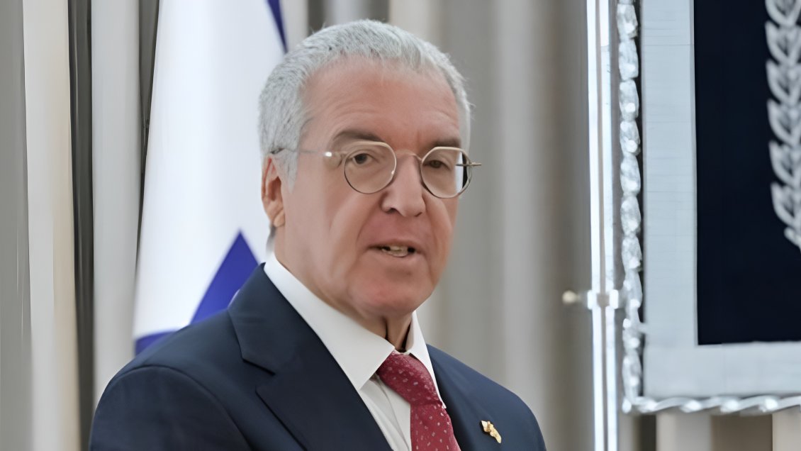 Evópoli: Estando imputado, corresponde que el embajador Zaliasnik deje su cargo