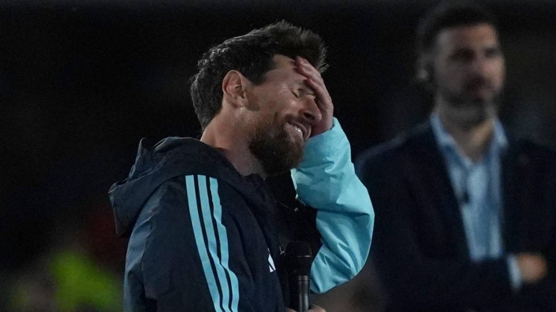 Messi recordó a Maradona tras su despedida: Nos ayudó en cada paso que dimos