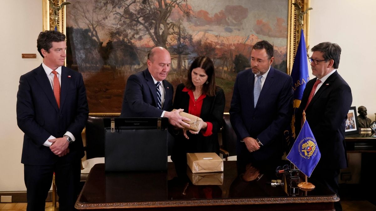 Instituto Libertad responde al rector UC: "Está peleando por su chiringuito"