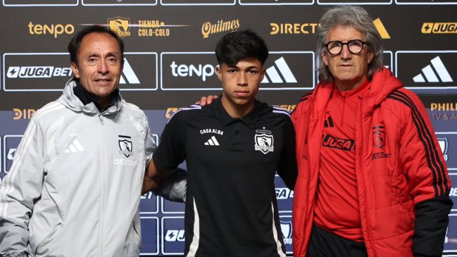 Gedeón Díaz firmó su primer contrato profesional con Colo Colo
