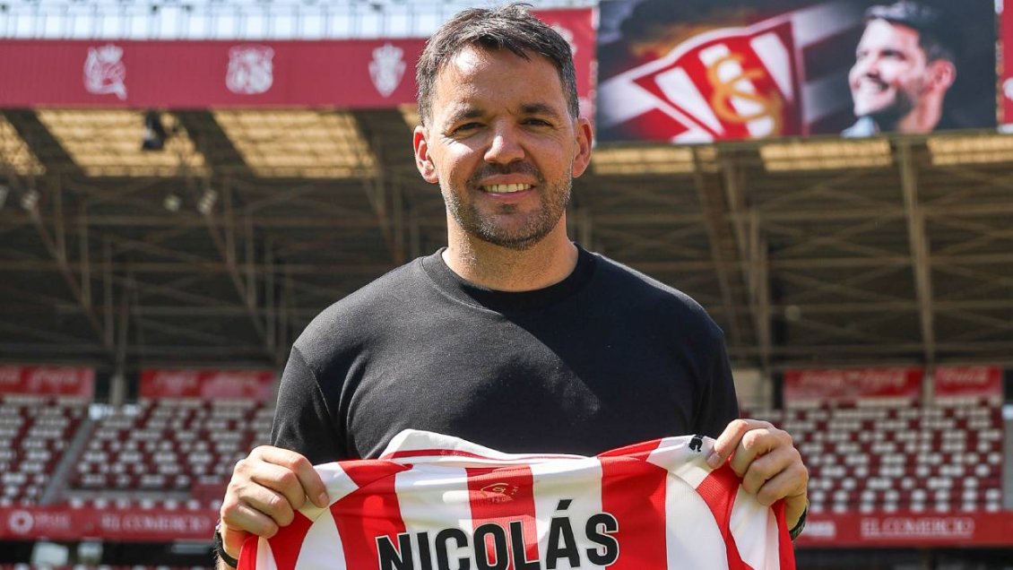 Larcamón respondió a rumores de La Roja: Estoy cien por ciento comprometido con Sporting