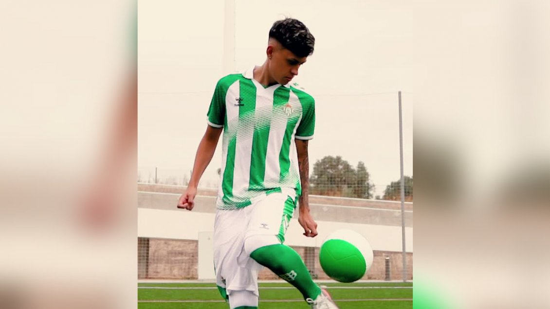Joven delantero chileno firmó en Real Betis: Vengo a aprender muchas cosas nuevas