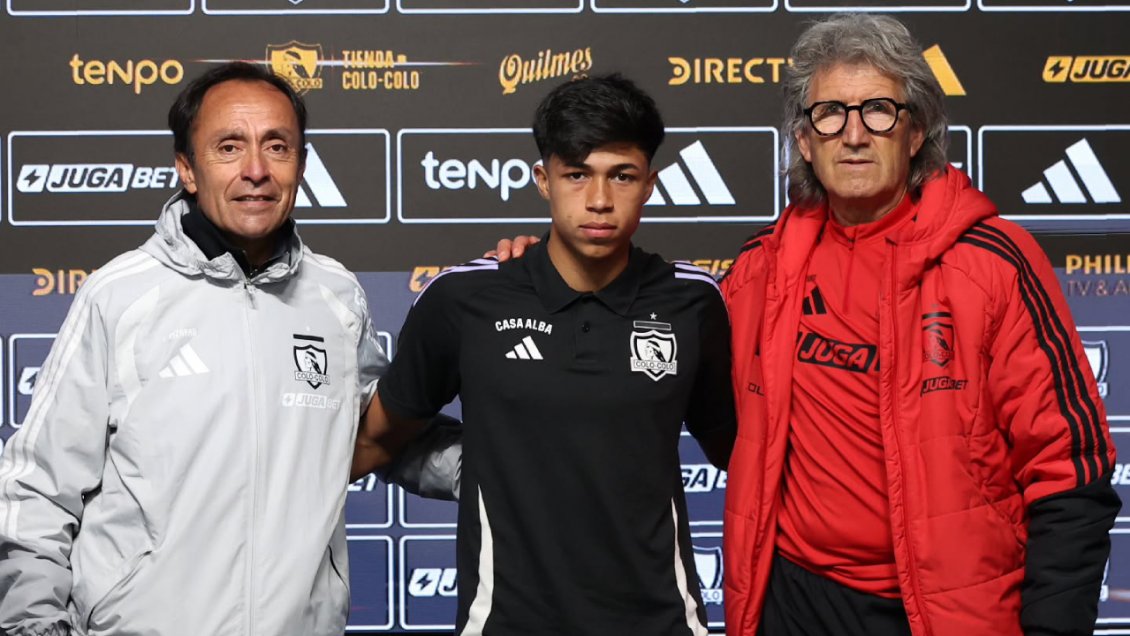 Gedeón Díaz firmó su primer contrato profesional con Colo Colo