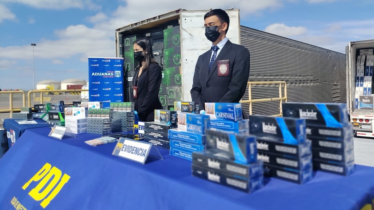 PDI incautó 128 mil cartones de cigarrillos y detuvo a dos personas por contrabando