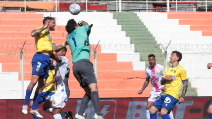 Cobresal se mantuvo fuera de zona de descenso tras agónico empate con la complicada U. de Conce