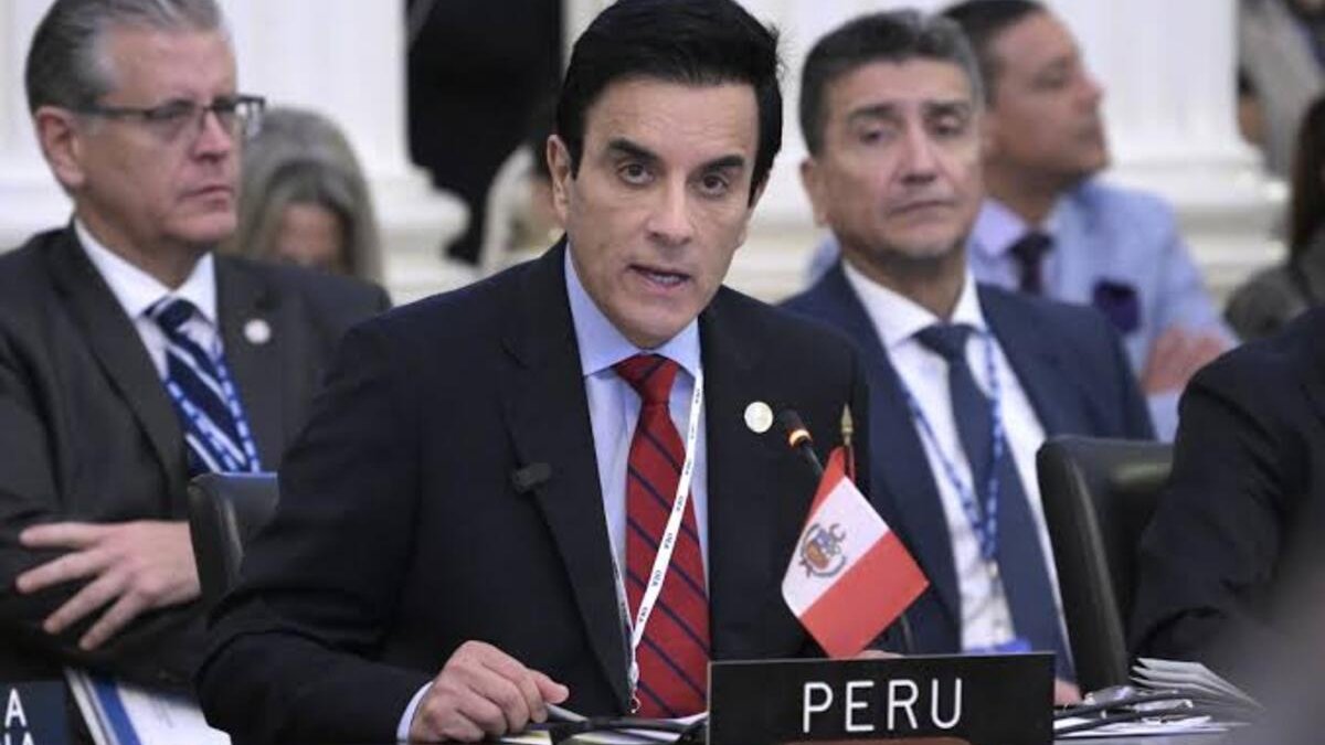 Canciller peruano pide un sector privado activo para la integración con Chile